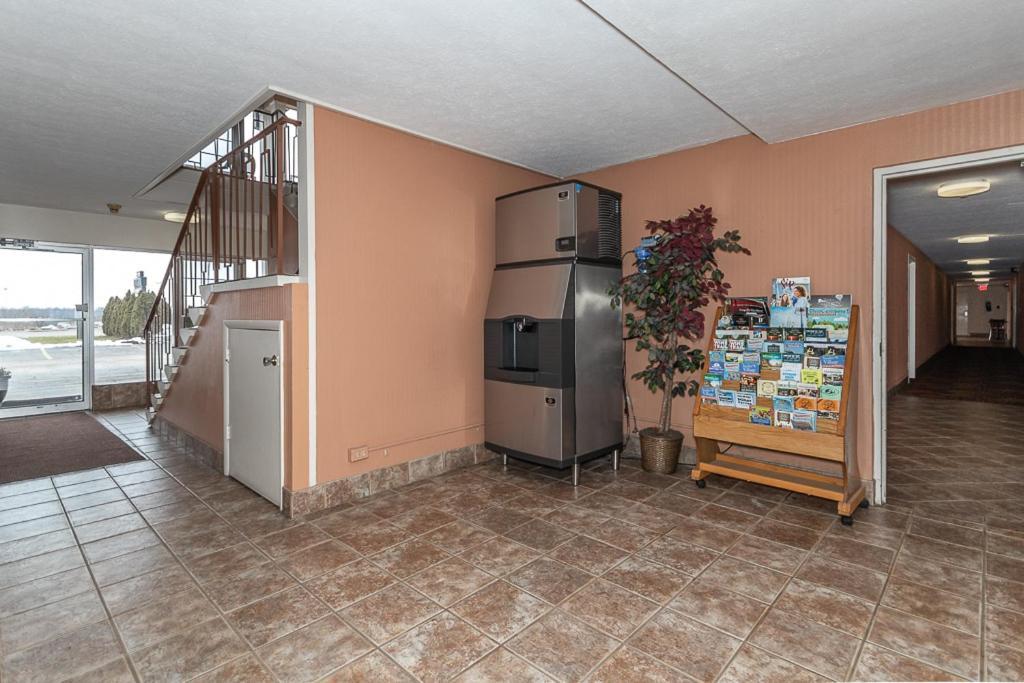 Americas Best Value Inn Ashtabula/Austinburg Extérieur photo